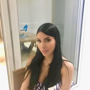 Meet your Posher, Daniela